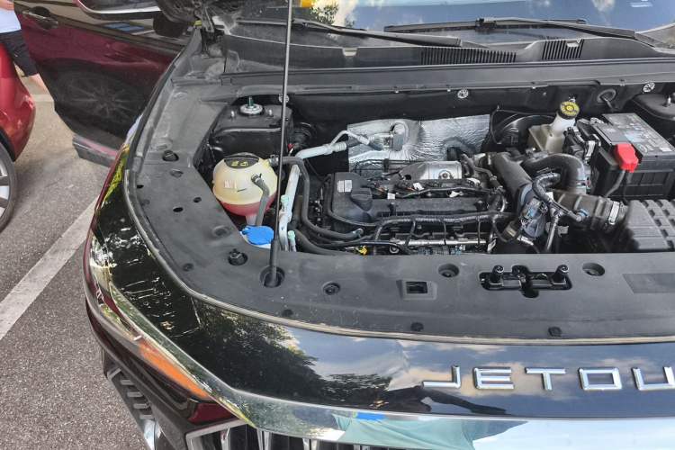 Used JETOUR X70 PLUS 2023 1.5T DCT Ziqiang PRO 5-Seater Engine Bay Right
