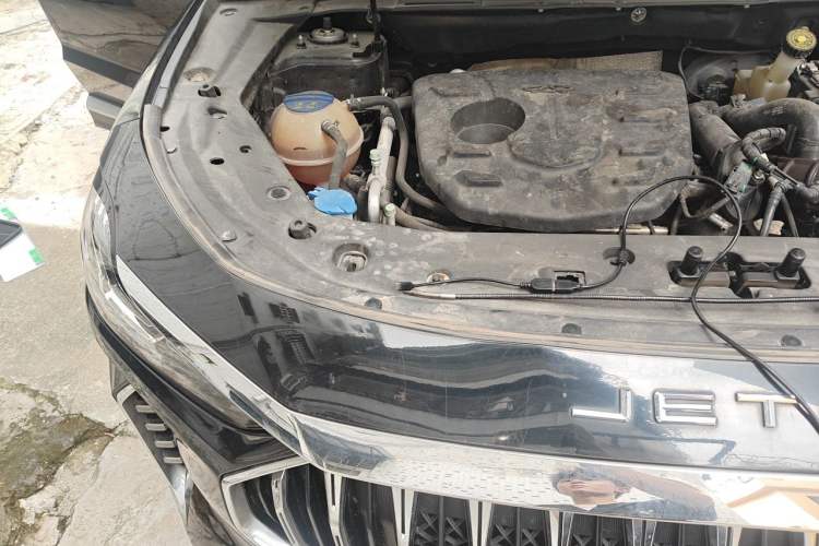 Used JETOUR X70 PLUS 2023 1.5T DCT Brave PLUS 7-Seater Engine Bay Right