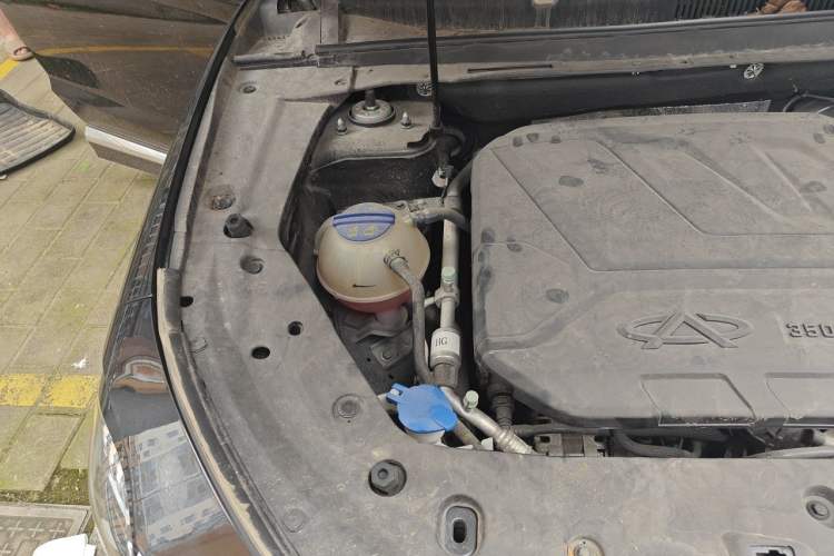 Used JETOUR X70 PLUS 2023 1.6T DCT Stronger 5-Seater Engine Bay Right
