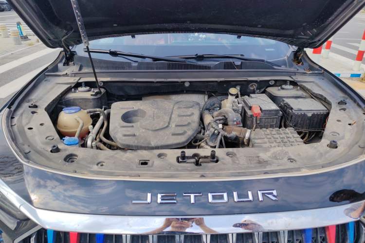 Used JETOUR X70 PLUS 2023 1.5T DCT Brave PLUS 7-Seater Engine Bay