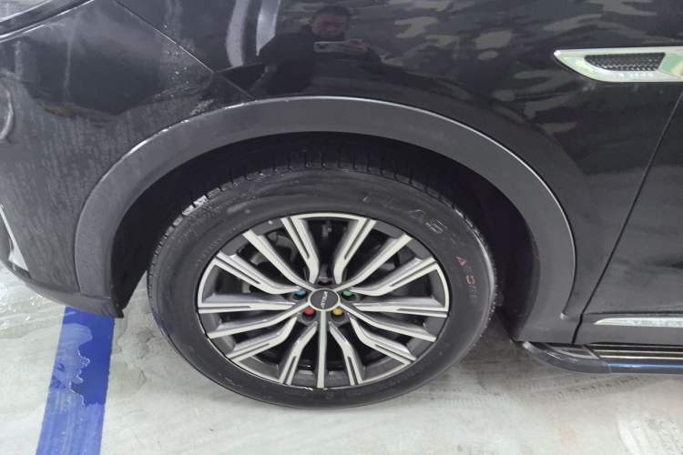 Used JETOUR X70 PLUS 2023 1.5T DCT Brave PLUS 5-Seater Exterior 4