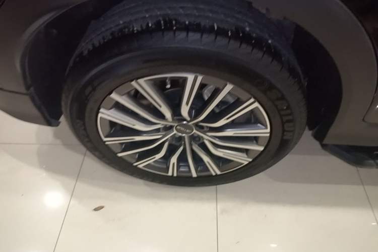 Used JETOUR X70 PLUS 2023 1.5T DCT Brave PLUS 5-Seater Exterior 5
