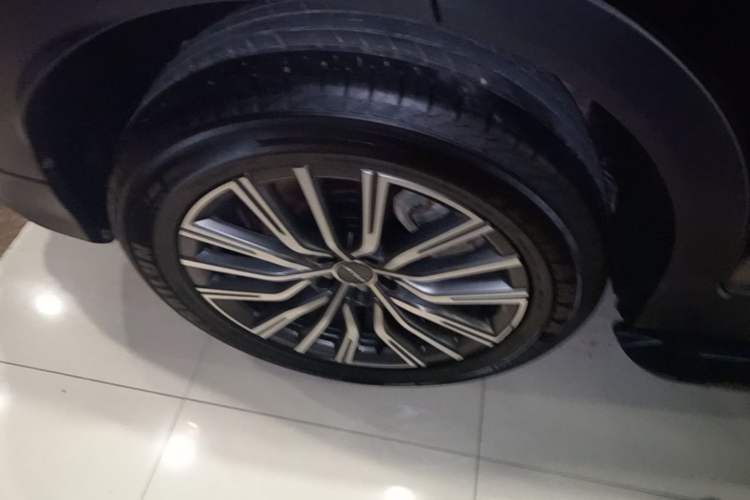 Used JETOUR X70 PLUS 2023 1.5T DCT Brave PLUS 5-Seater Exterior 5