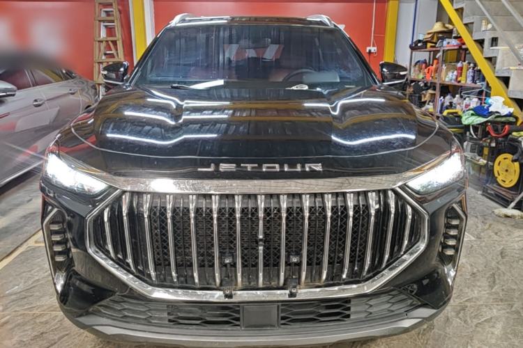 Used JETOUR X70 PLUS 2023 1.5T DCT Brave PLUS 5-Seater Front