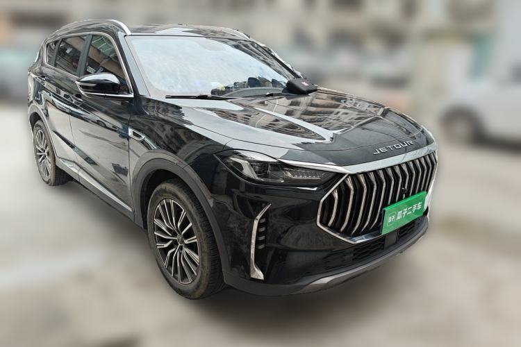 Used JETOUR X70 PLUS 2023 1.5T DCT Brave PLUS 7-Seater Front Right 45 Deg