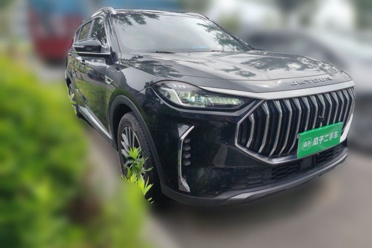 Used JETOUR X70 PLUS 2023 1.5T DCT Brave PLUS 5-Seater Front Right 45 Deg