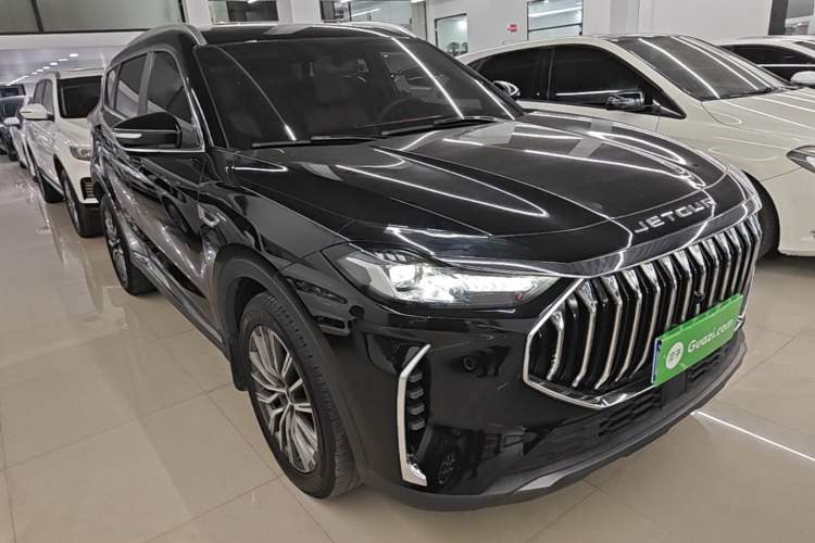 Used JETOUR X70 PLUS 2023 1.6T DCT Stronger 5-Seater Front Right 45 Deg
