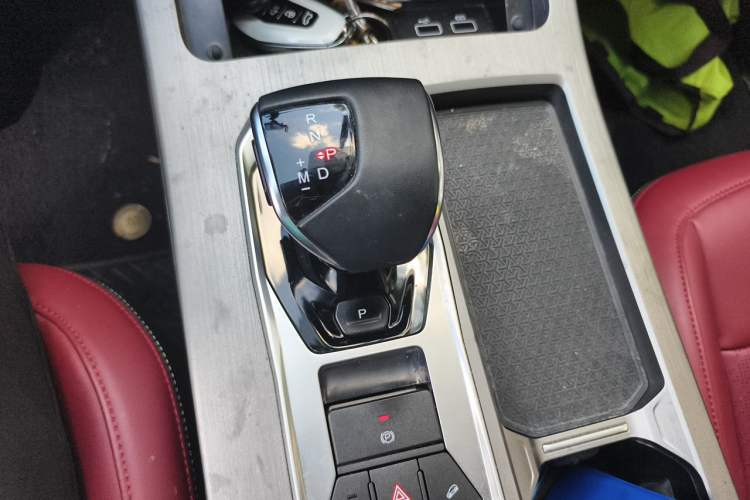 Used JETOUR X70 PLUS 2023 1.5T DCT Ziqiang PRO 5-Seater Gear Lever