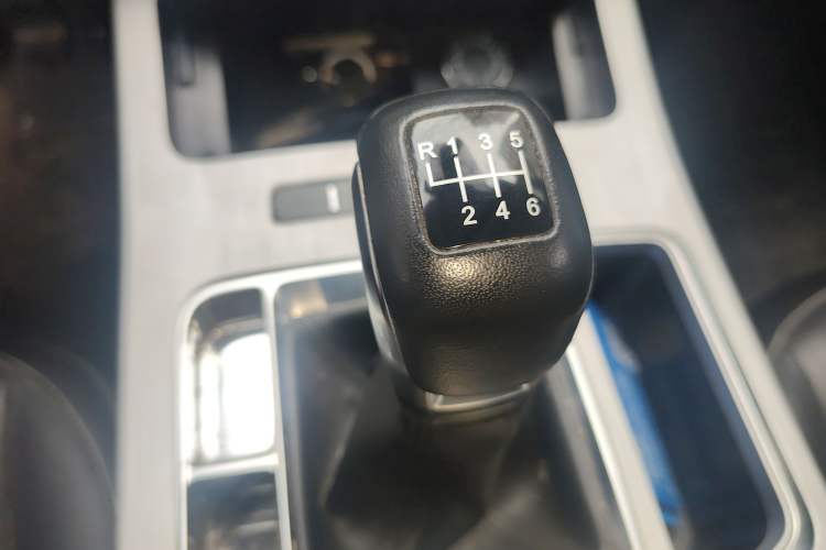 Used JETOUR X70 PLUS 2023 1.5T Manual Warrior PRO 7-Seater Gear Lever