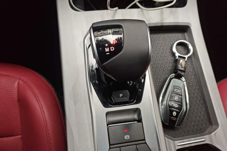 Used JETOUR X70 PLUS 2023 1.5T DCT Brave PLUS 7-Seater Gear Lever