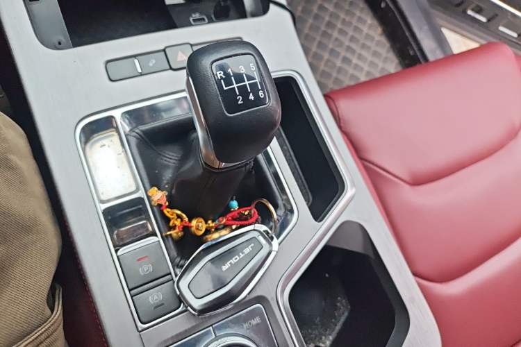 Used JETOUR X70 PLUS 2023 1.5T Manual Self-Reliant 5-Seater Gear Lever