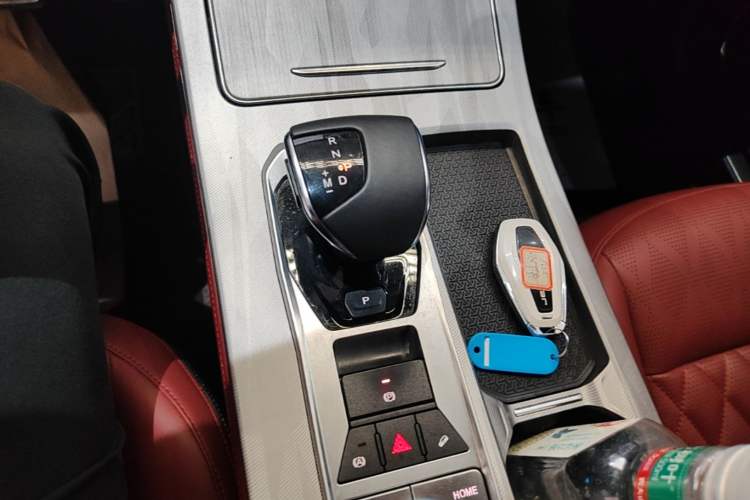 Used JETOUR X70 PLUS 2023 1.6T DCT Stronger 5-Seater Gear Lever