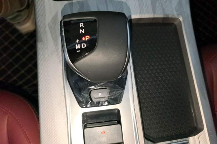 Used JETOUR X70 PLUS 2023 1.5T DCT Brave PLUS 5-Seater Gear Lever