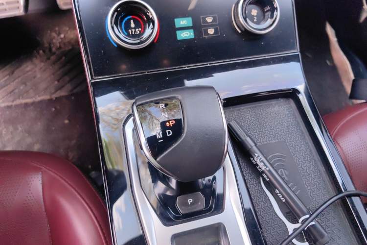 Used JETOUR X70 PLUS 2023 1.6T DCT Stronger PRO+ 5-Seater Gear Lever