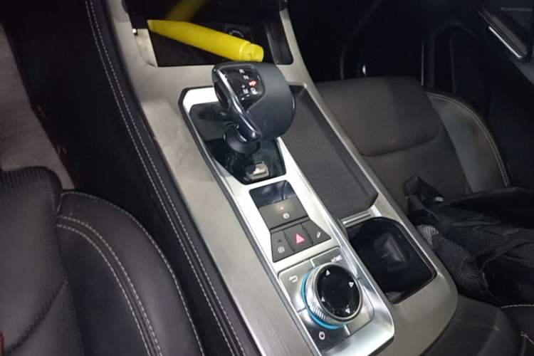 Used JETOUR X70 PLUS 2023 1.5T DCT Ziqiang PRO 5-Seater Gear Lever