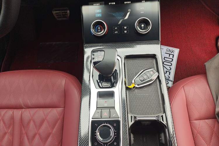 Used JETOUR X70 PLUS 2023 1.6T DCT Stronger PRO+ 5-Seater Gear Lever