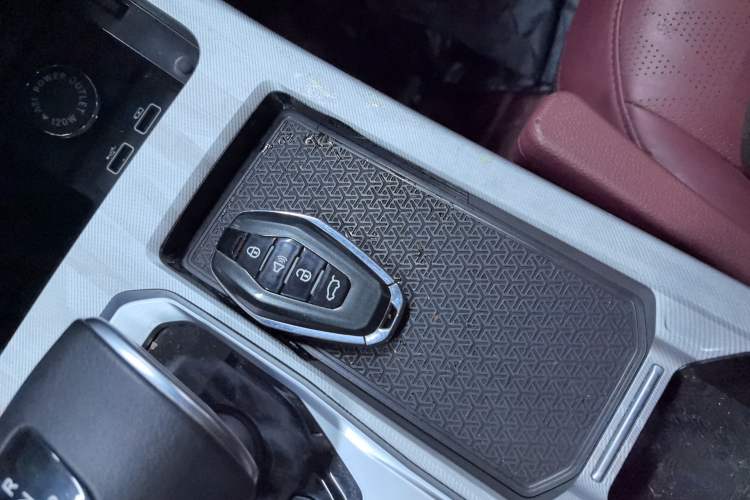 Used JETOUR X70 PLUS 2023 1.5T DCT Brave PLUS 5-Seater Interior 1