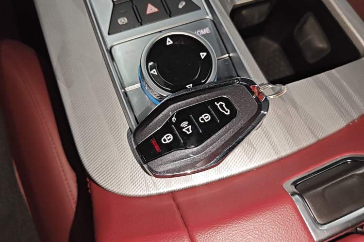 Used JETOUR X70 PLUS 2023 1.6T DCT Stronger 5-Seater Interior 1