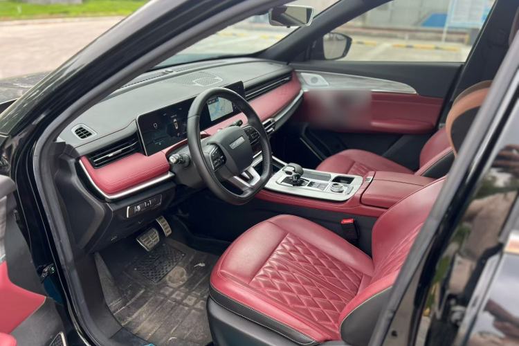 Used JETOUR X70 PLUS 2023 1.5T DCT Brave PLUS 7-Seater Interior 3