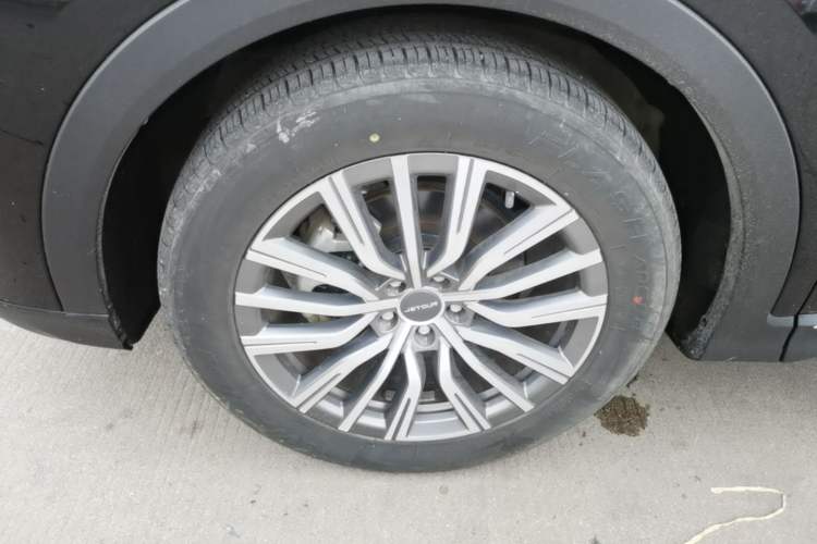 Used JETOUR X70 PLUS 2023 1.5T DCT Ziqiang PRO+ 5-Seater Left Front Wheel Hub