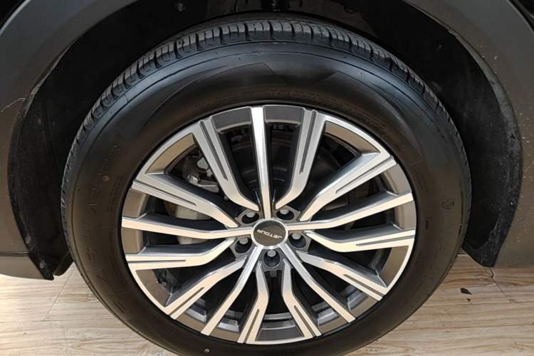 Used JETOUR X70 PLUS 2023 1.5T DCT Ziqiang PRO+ 5-Seater Left Front Wheel Hub