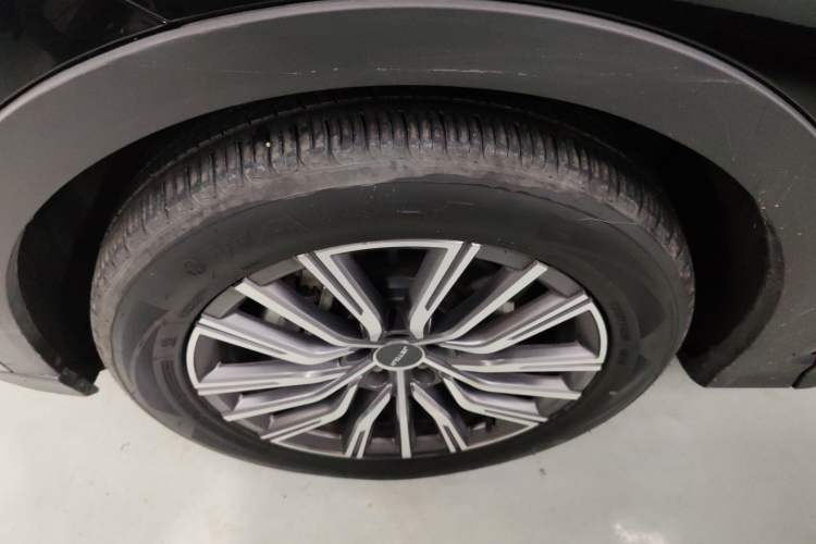 Used JETOUR X70 PLUS 2023 1.5T DCT Ziqiang PRO+ 5-Seater Left Front Wheel Hub