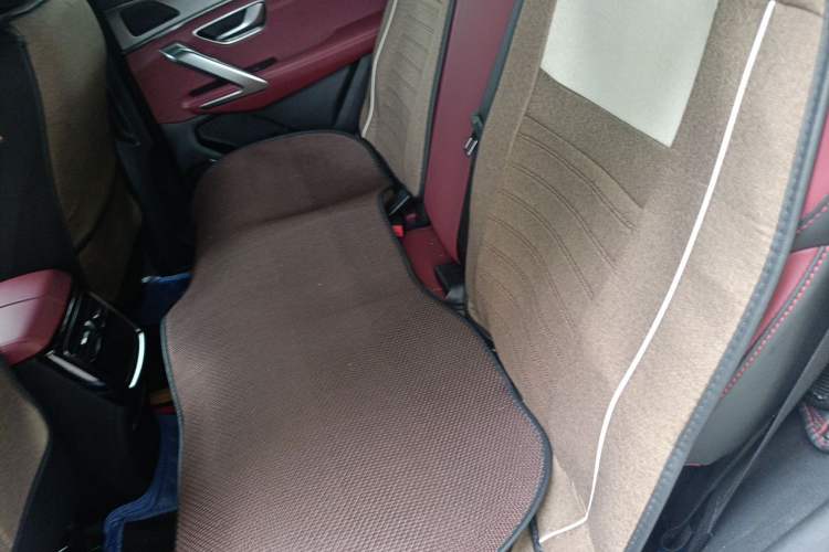 Used JETOUR X70 PLUS 2023 1.5T DCT Ziqiang PRO+ 7-Seater Left Rear Seat