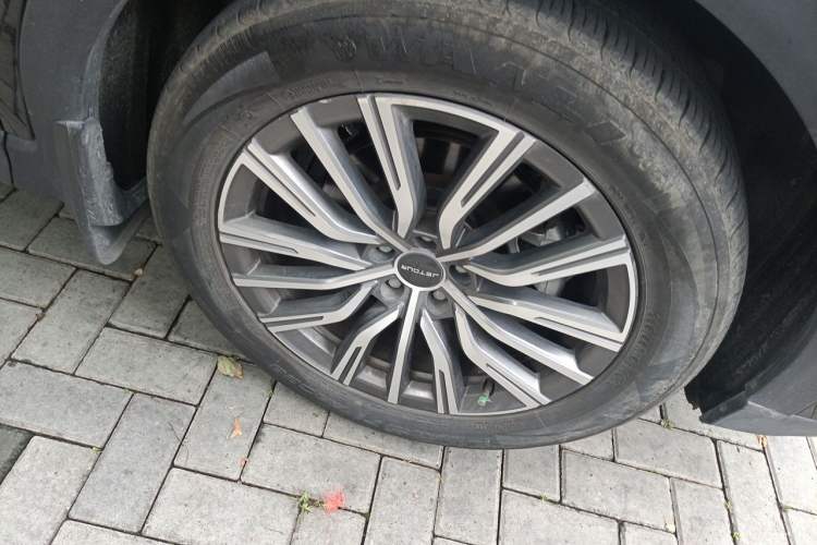Used JETOUR X70 PLUS 2023 1.5T DCT Ziqiang PRO+ 7-Seater Right Front Wheel Hub