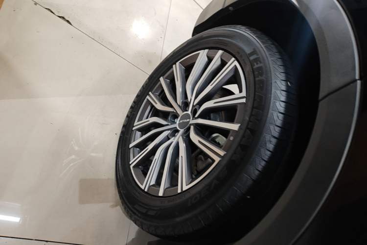 Used JETOUR X70 PLUS 2023 1.6T DCT Stronger 5-Seater Right Rear Wheel Hub