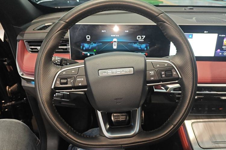 Used JETOUR X70 PLUS 2023 1.5T DCT Brave PLUS 5-Seater — 13