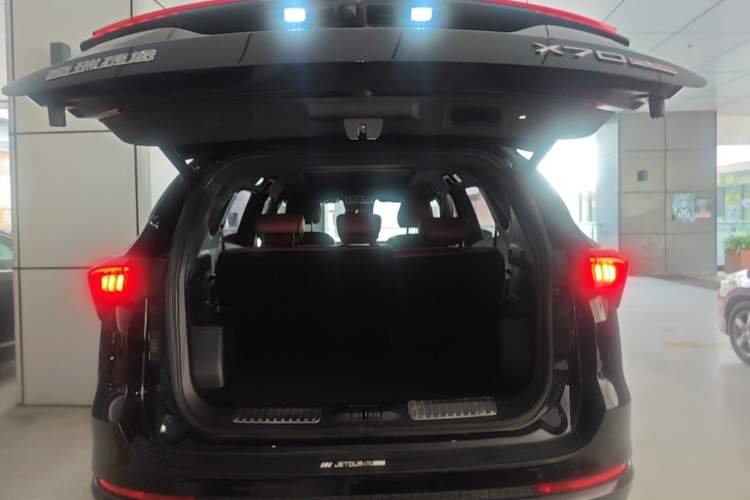 Used JETOUR X70 PLUS 2023 1.6T DCT Stronger PRO 5-Seater Trunk