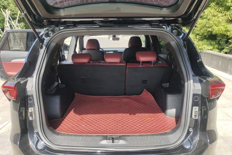 Used JETOUR X70 PLUS 2023 1.5T DCT Brave PLUS 5-Seater Trunk