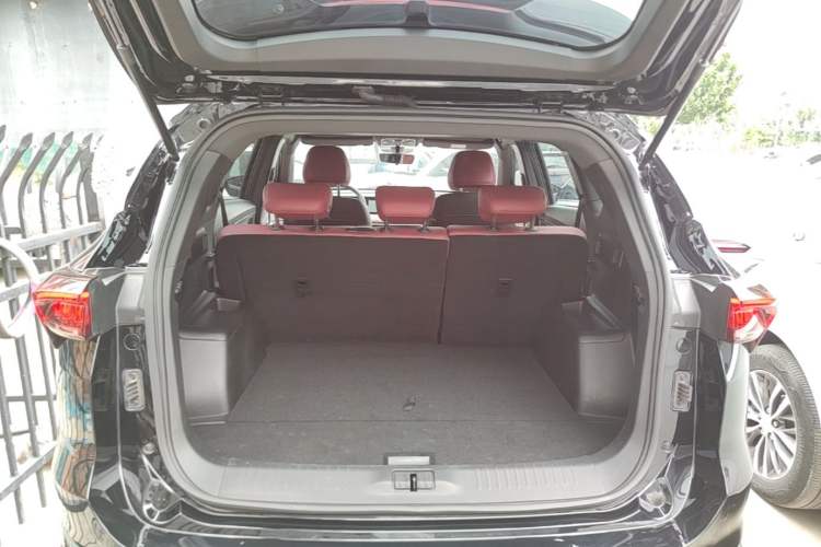 Used JETOUR X70 PLUS 2023 1.6T DCT Stronger 5-Seater Trunk