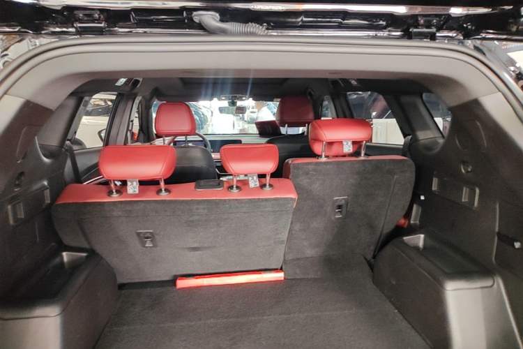 Used JETOUR X70 PLUS 2023 1.6T DCT Stronger 5-Seater Trunk