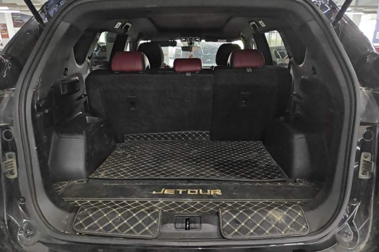 Used JETOUR X70 PLUS 2023 1.5T DCT Ziqiang PRO 5-Seater Trunk
