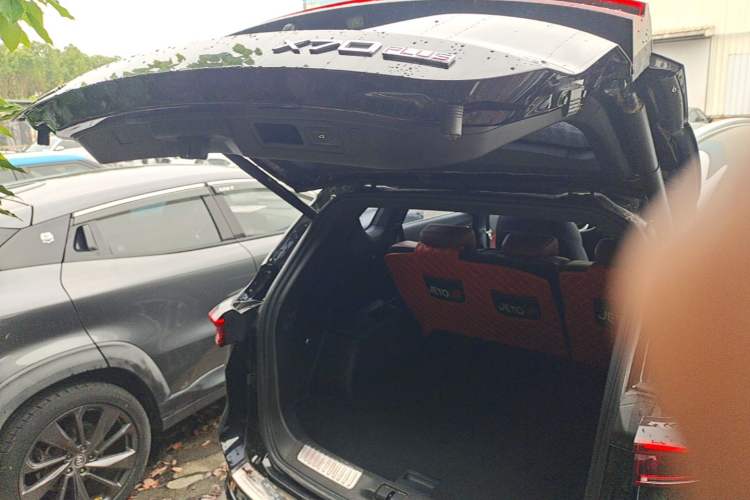 Used JETOUR X70 PLUS 2023 1.6T DCT Stronger PRO+ 5-Seater Trunk