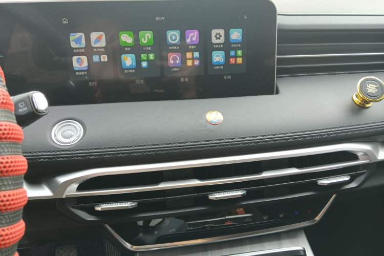 Used JETOUR X70 PLUS 2023 1.5T Manual Warrior PRO 7-Seater Audio And AC Panel