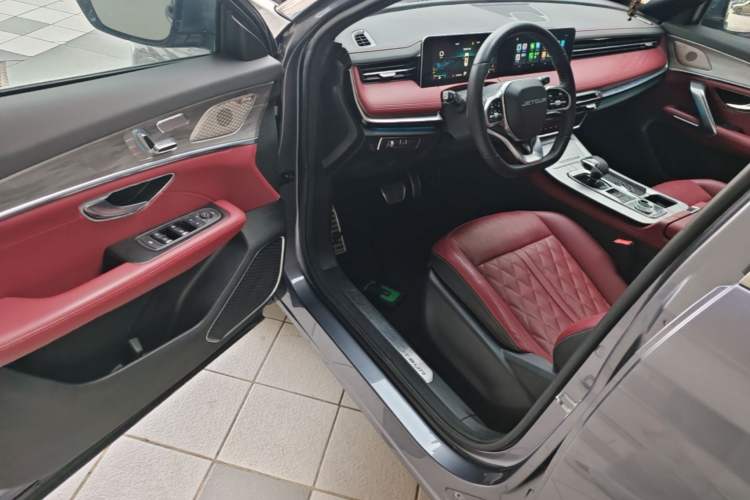 Used JETOUR X70 PLUS 2023 1.6T DCT Stronger 5-Seater Driver Seat