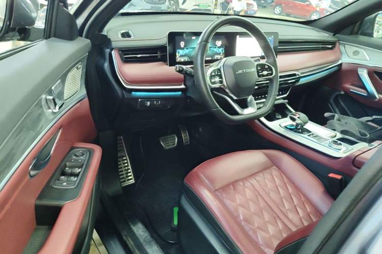 Used JETOUR X70 PLUS 2023 1.6T DCT Stronger 5-Seater Driver Seat