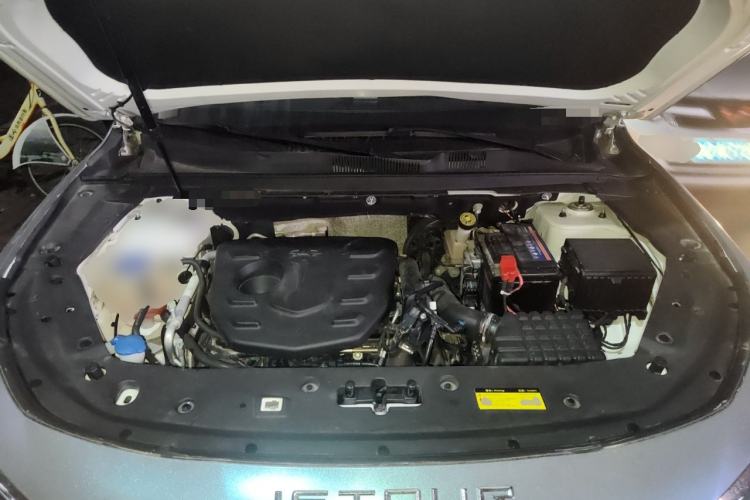 Used JETOUR X70 PLUS 2023 1.5T DCT Brave PLUS 7-Seater Engine Bay