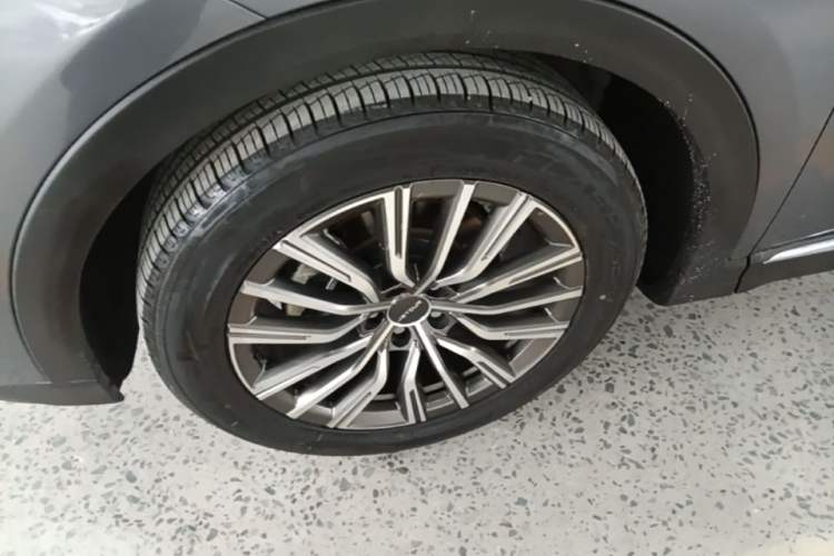 Used JETOUR X70 PLUS 2023 1.6T DCT Stronger 5-Seater Exterior 4
