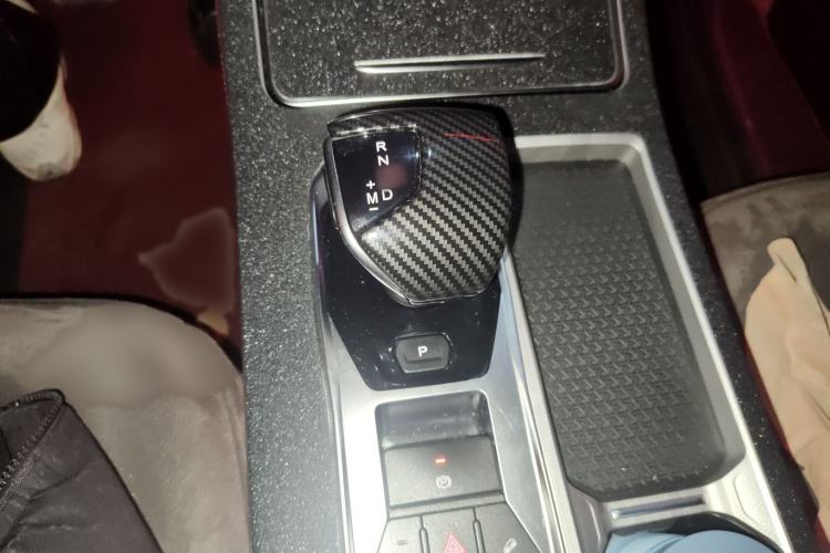 Used JETOUR X70 PLUS 2023 1.5T DCT Brave PLUS 7-Seater Gear Lever