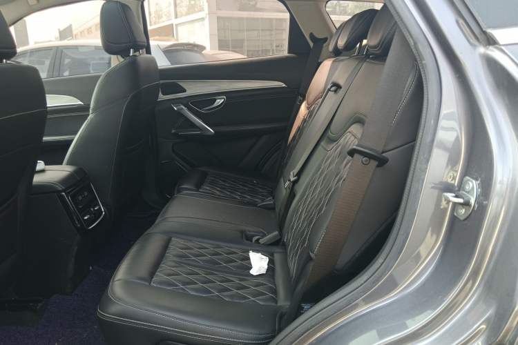 Used JETOUR X70 PLUS 2023 1.5T Manual Warrior PRO 7-Seater Interior 4