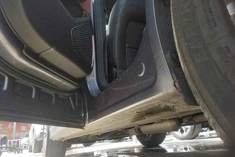 Used JETOUR X70 PLUS 2023 1.5T DCT Brave PLUS 5-Seater Left Side Sill