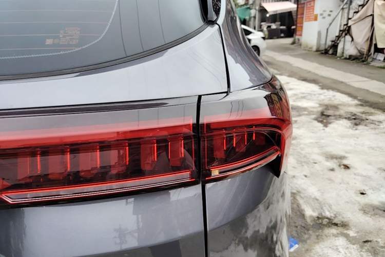 Used JETOUR X70 PLUS 2023 1.6T DCT Stronger PRO 5-Seater Right Rear Taillight