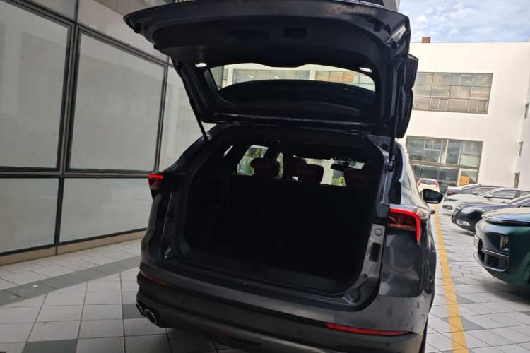 Used JETOUR X70 PLUS 2023 1.6T DCT Stronger 5-Seater Trunk