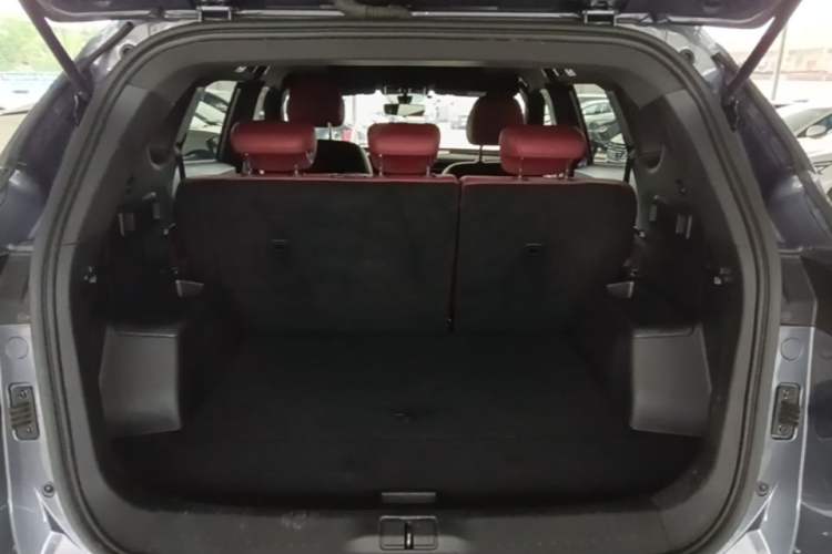 Used JETOUR X70 PLUS 2023 1.6T DCT Stronger 5-Seater Trunk