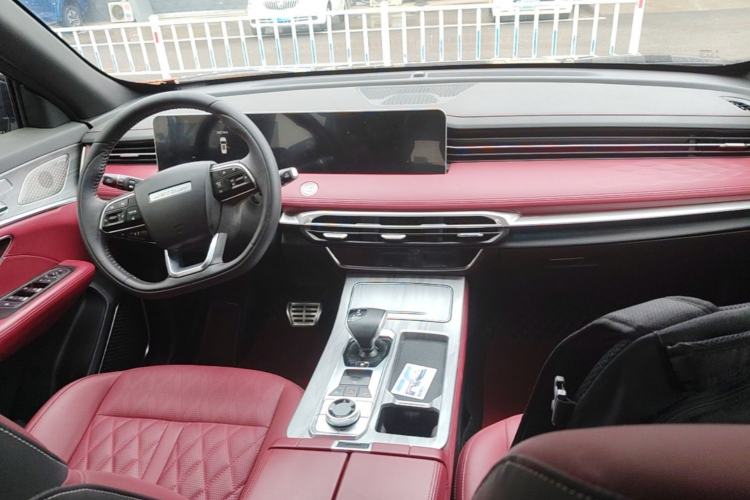 Used JETOUR X70 PLUS 2023 1.5T DCT Brave PLUS 5-Seater Center Console