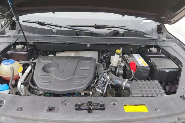 Used JETOUR X70 PLUS 2023 1.5T DCT Brave PLUS 5-Seater Engine Bay