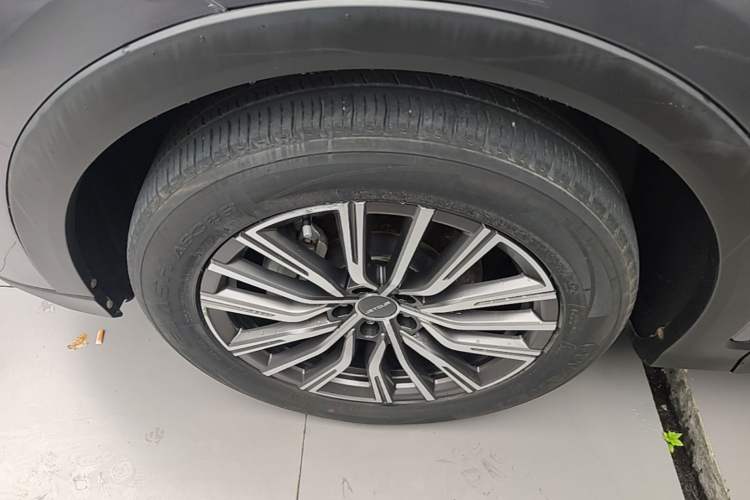 Used JETOUR X70 PLUS 2023 1.5T DCT Brave PLUS 5-Seater Exterior 4